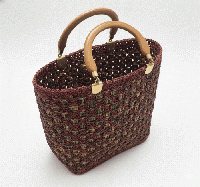 深みエンジの編み込みトート|レトロな黒ハンドルが映える上品ハンドバッグ20260108-2