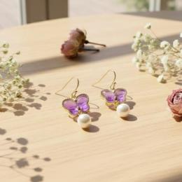 幻想的なパープルとブルーのグラデーションが美しい、バタフライモチーフの耳飾り　20260216-13