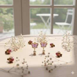 春を運ぶ 揺れる紫の蝶とパールのピアス/イヤリング|透明感 ラベンダー　20260216-17