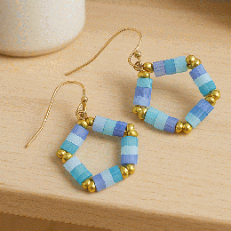 20260330-11ブルーグラデ 五角形 ビーズピアス ゴールド 揺れる ペンタゴン 上品 大人可