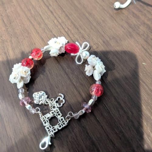 ホワイト&レッド　ブレスレット　0016