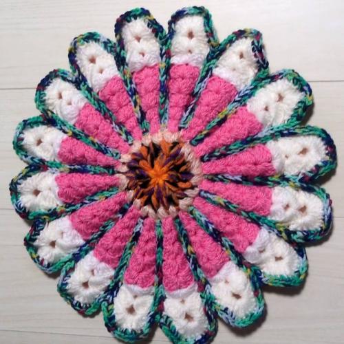 マルチカラー　手編みニット座布団　0004